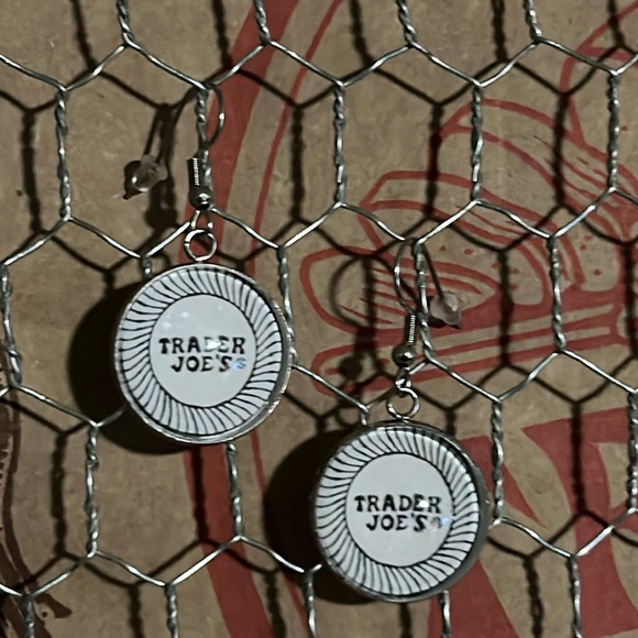 Trader Joe’s earrings 20mm - Picture 2 of 3